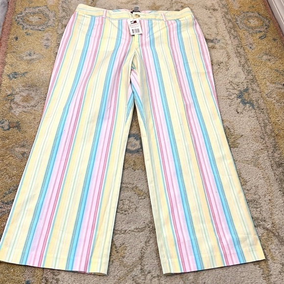 NWT, Tommy Hilfiger, Gorgeous Slimming Vertical Striped Pants, Size 6 - Picture 3 of 10